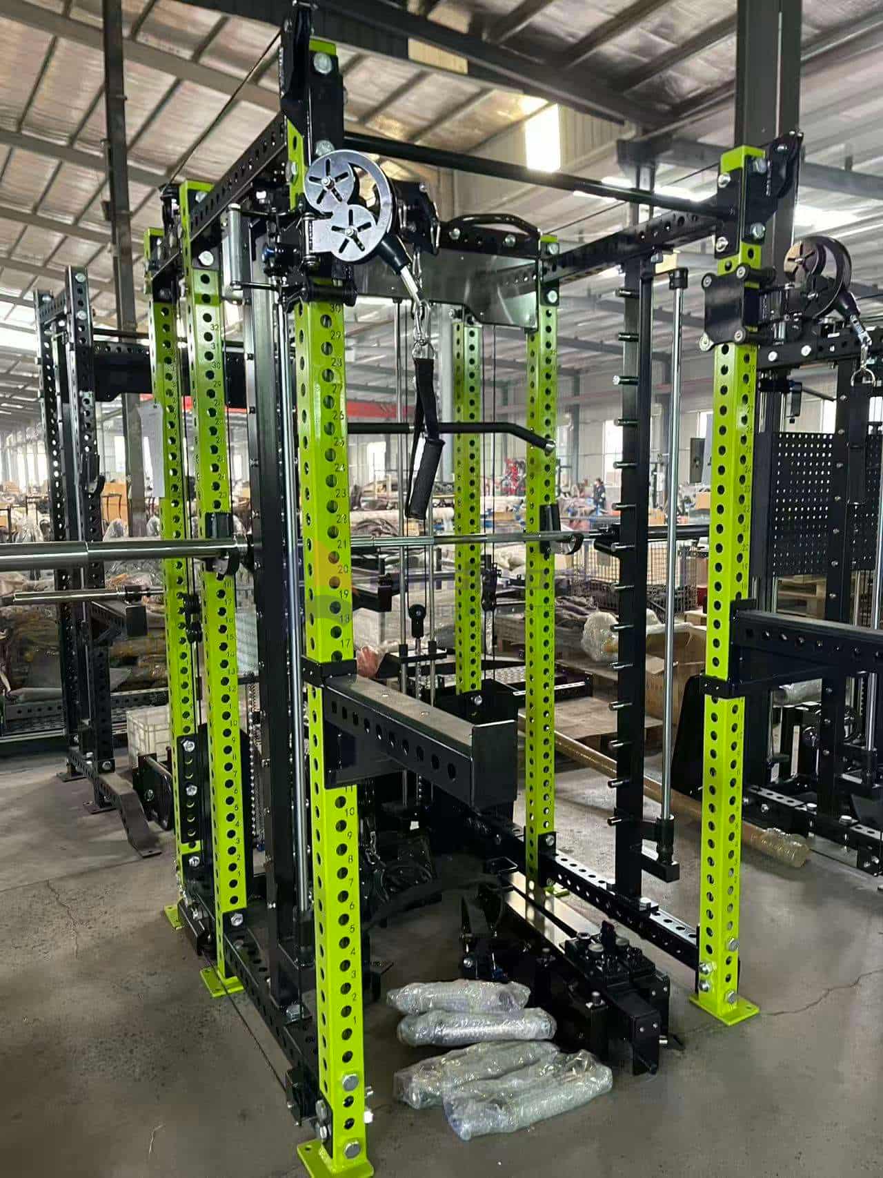 Көп функционалды жаттықтырушы Smith Squat сөресі